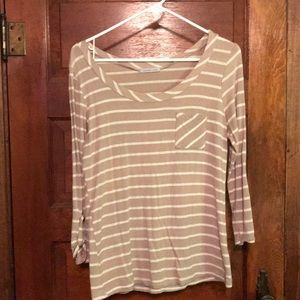 Quarter length sleeve tee